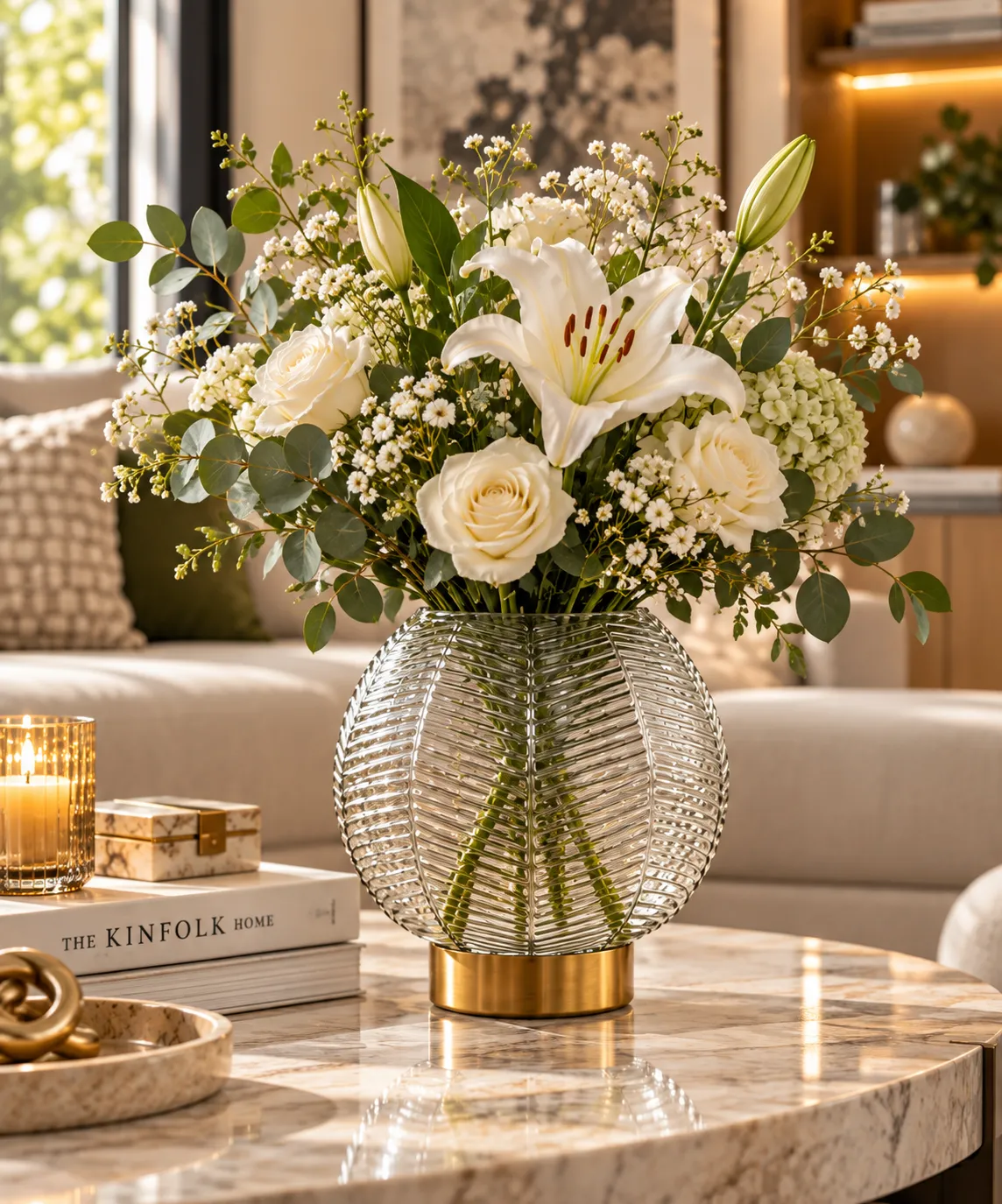 FLORERO DE CRISTAL ACANALADO CON BASE DORADA